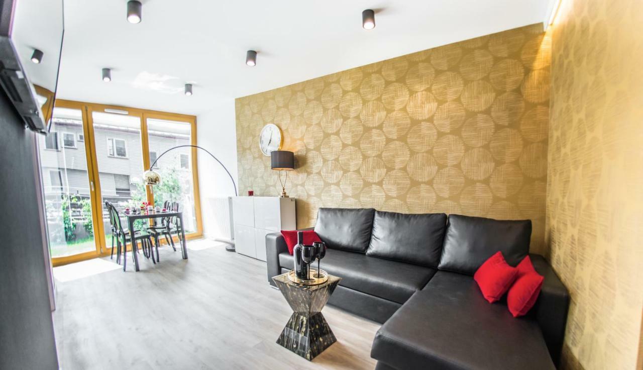 Galaxy Garden Apartment Cracow- Shopping Mall 1Min, Underground Parking, Family Friendly, City Center Краков Экстерьер фото